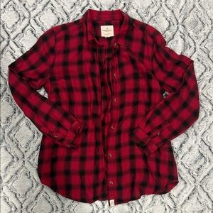 American Eagle Red & Black Plaid Button Down Shirt